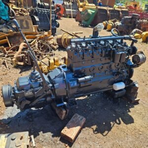 Motor MWM 229  de 6 cilindros.